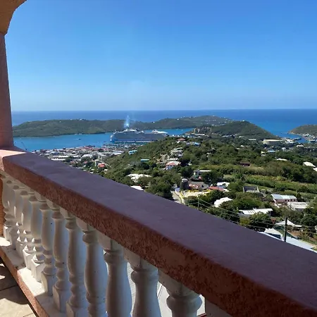 The Pink House, Saint Thomas, Ocean View Apartment